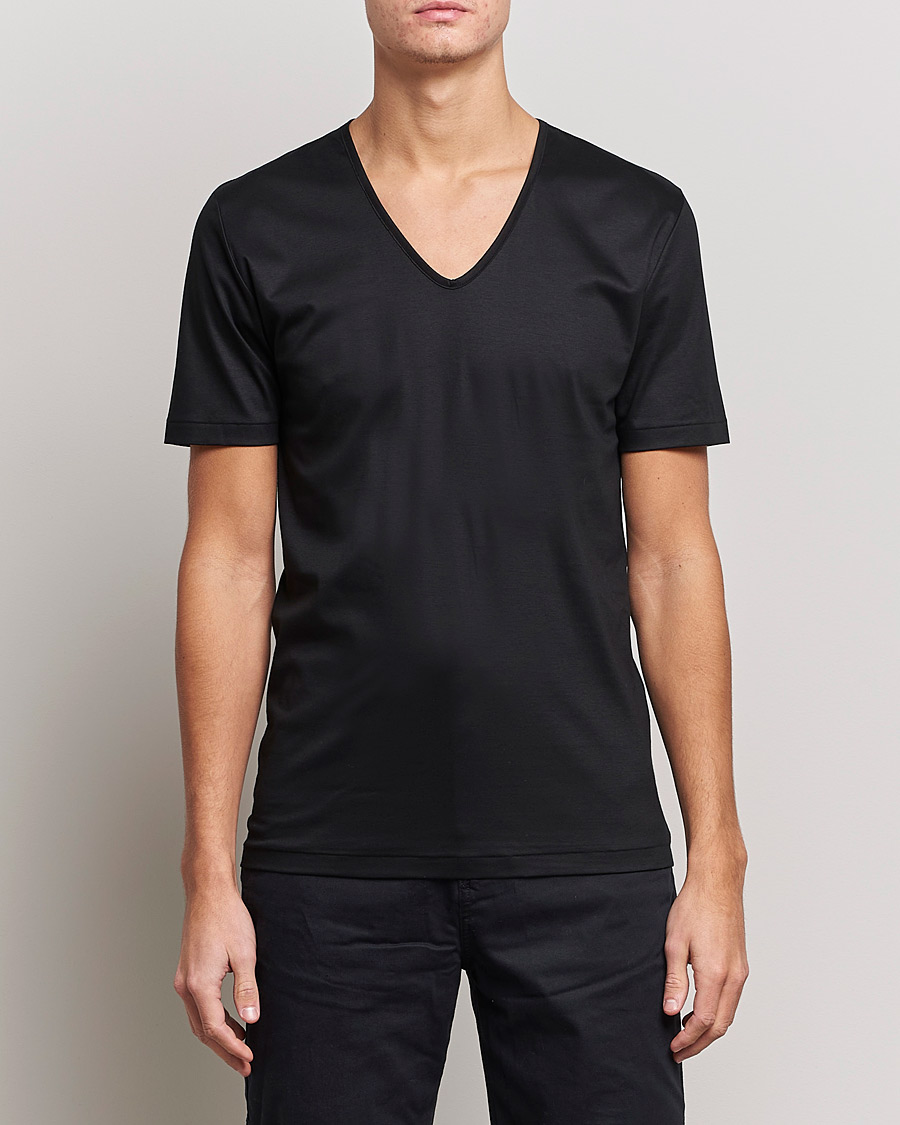 Herre |  | Zimmerli of Switzerland | Sea Island Cotton V-Neck T-Shirt Black