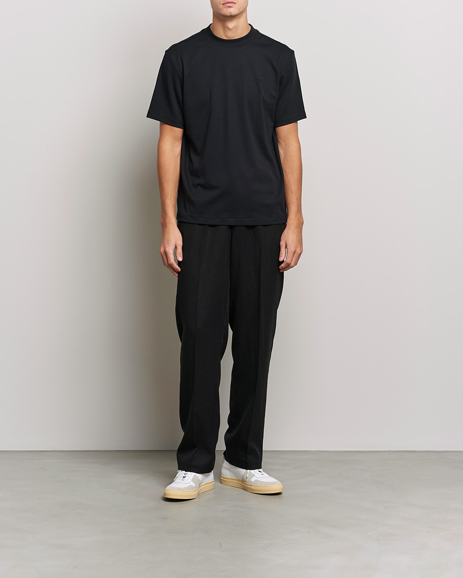 Herre | T-Shirts | J.Lindeberg | Adnan Patch Mock Neck Tee Black
