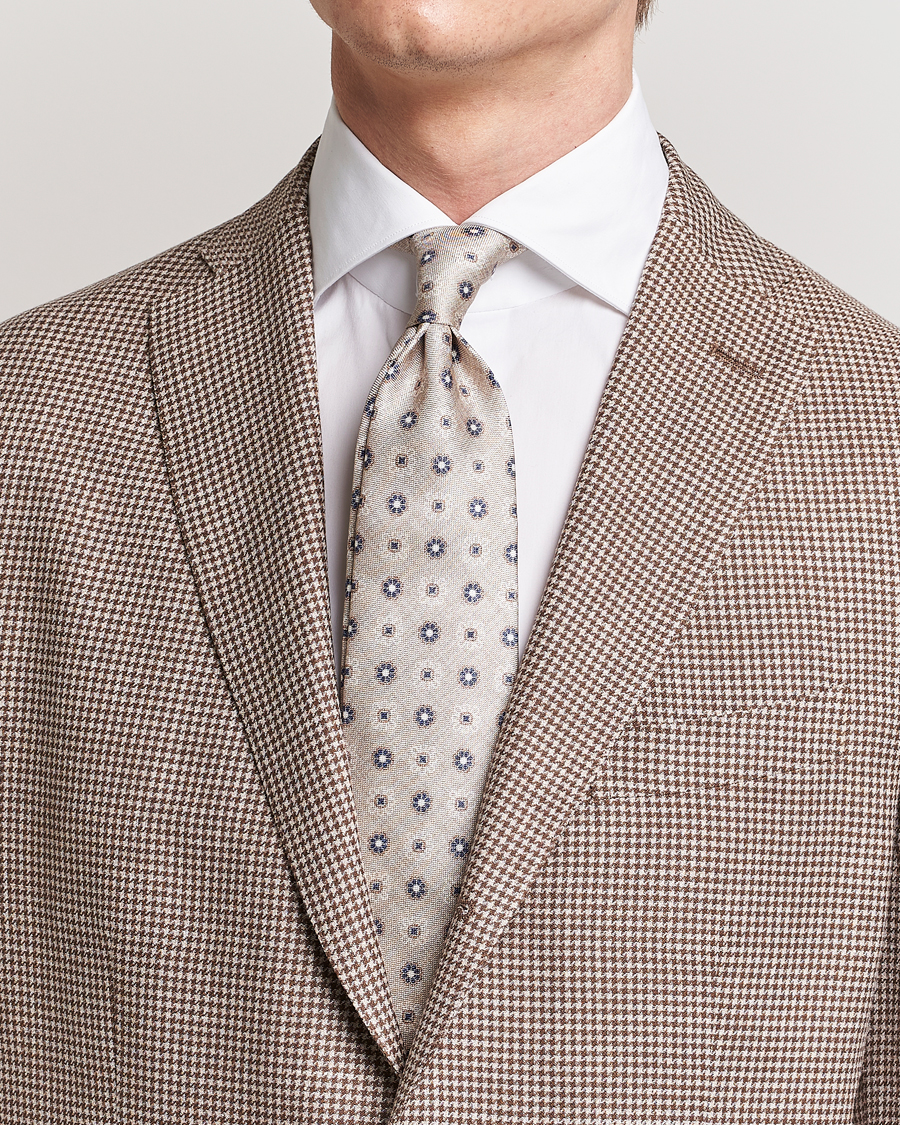 Herre | Amanda Christensen Silk Oxford Printed Flower 8cm Tie Cream | Amanda Christensen | Silk Oxford Printed Flower 8cm Tie Cream