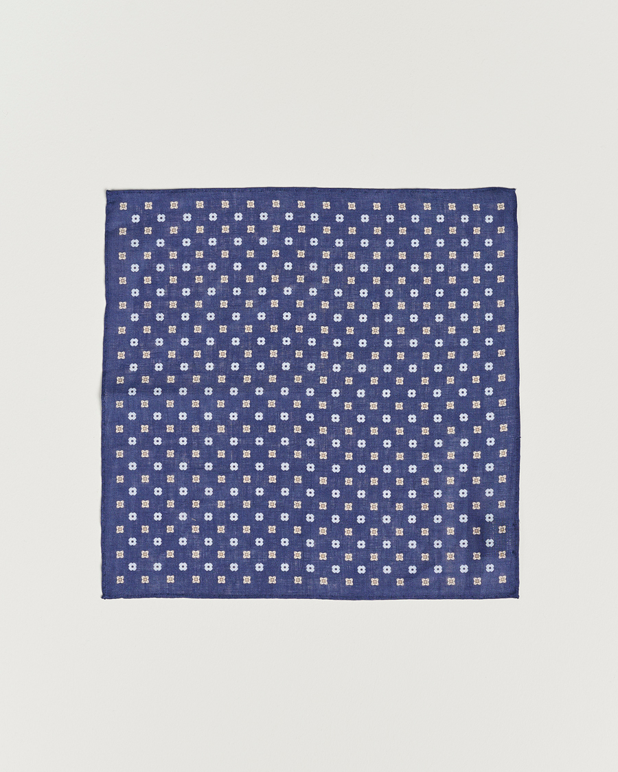 Herre | Amanda Christensen Linen Printed Flower Pocket Square Navy | Amanda Christensen | Linen Printed Flower Pocket Square Navy