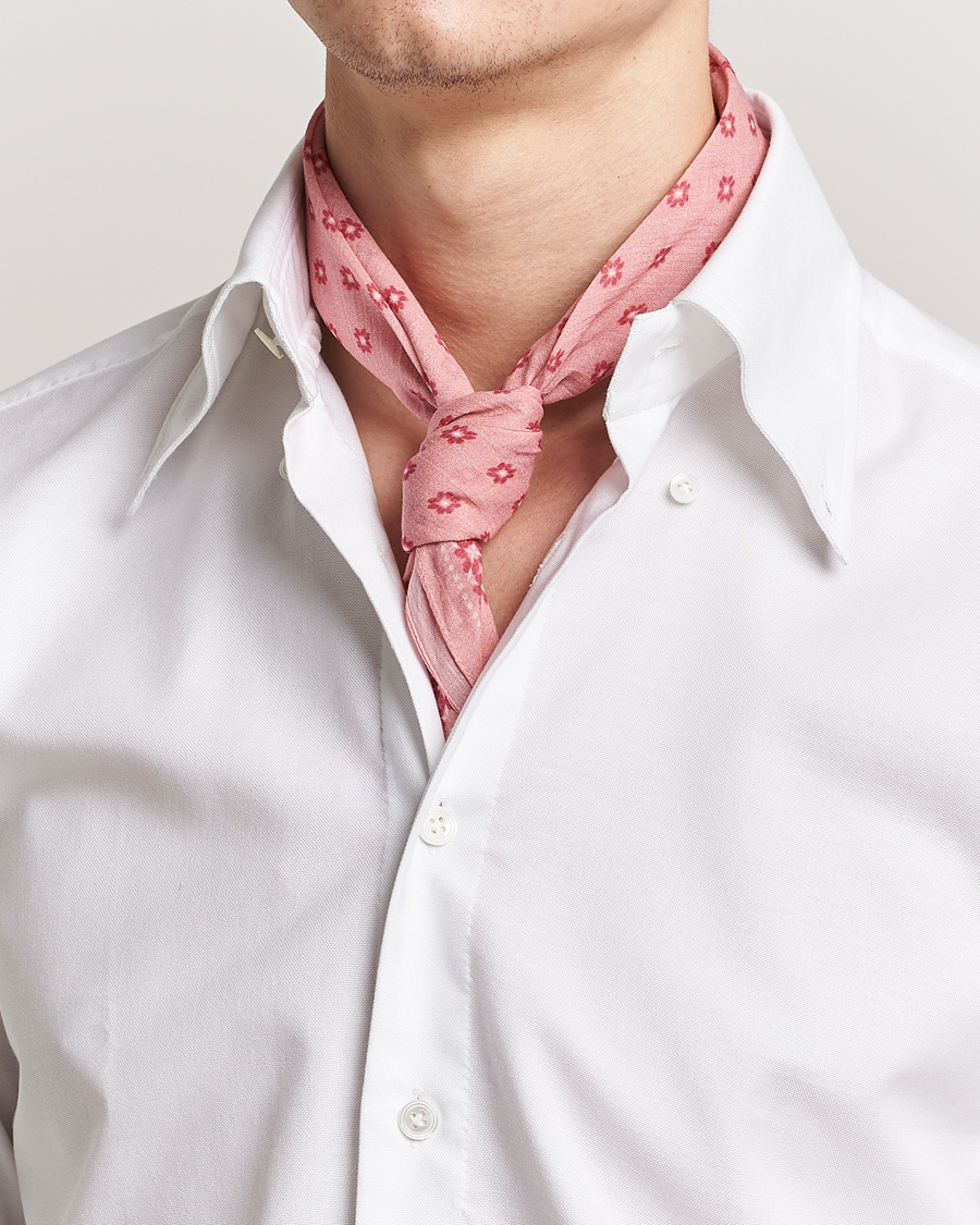 Herre | Amanda Christensen Cotton Voilé Printed Flower Bandana Red | Amanda Christensen | Cotton Voilé Printed Flower Bandana Red