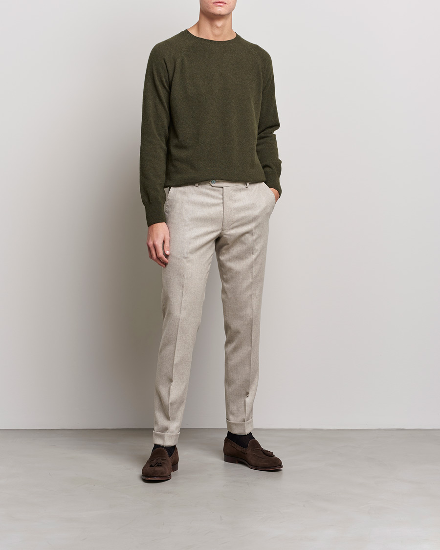 Herre | Trøjer | Oscar Jacobson | Gustaf Lambswool Raglan Crew Neck Moss Green