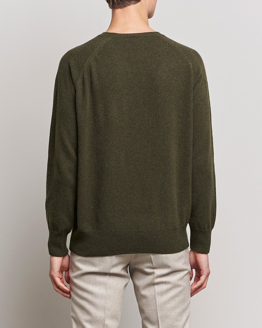 Herre | Trøjer | Oscar Jacobson | Gustaf Lambswool Raglan Crew Neck Moss Green