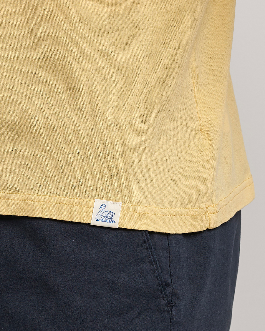 Herre | T-Shirts | Merz b. Schwanen | Organic Cotton Washed Crew Neck T-Shirt Yellow