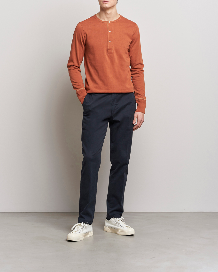 Herre | Trøjer | Merz b. Schwanen | Classic Organic Cotton Henley Sweater Sierra Red