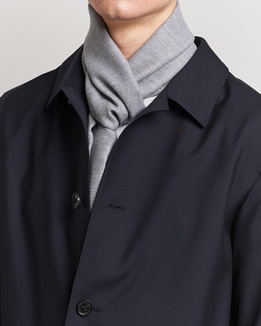 Herre | Tiger of Sweden Salvor Wool Silk Scarf Grey Shadow | Tiger of Sweden | Salvor Wool Silk Scarf Grey Shadow