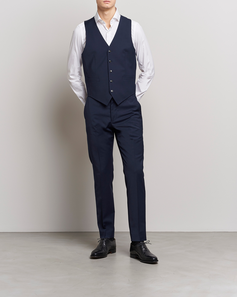 Herre | Blazere & jakker | Tiger of Sweden | Wayde Wool Travel Waistcoat Royal Blue