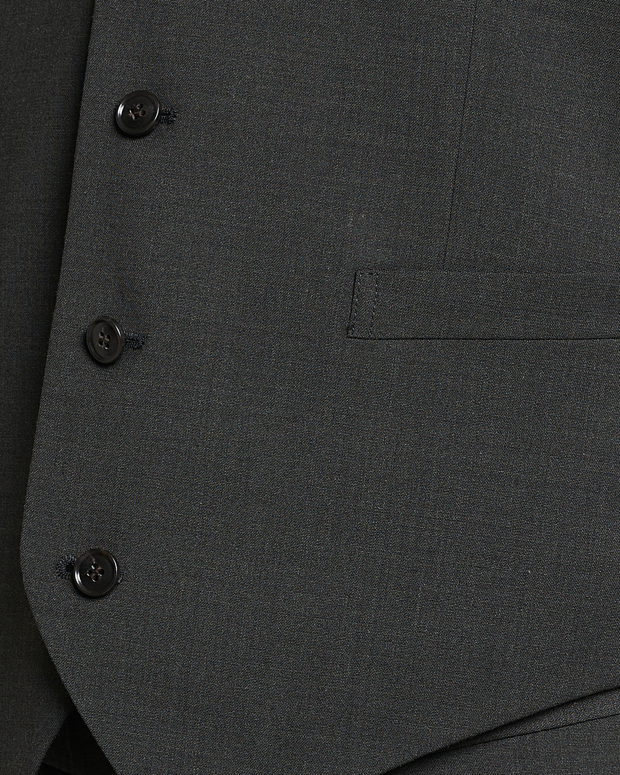 Herre | Veste | Tiger of Sweden | Wayde Wool Travel Waistcoat Olive Extreme