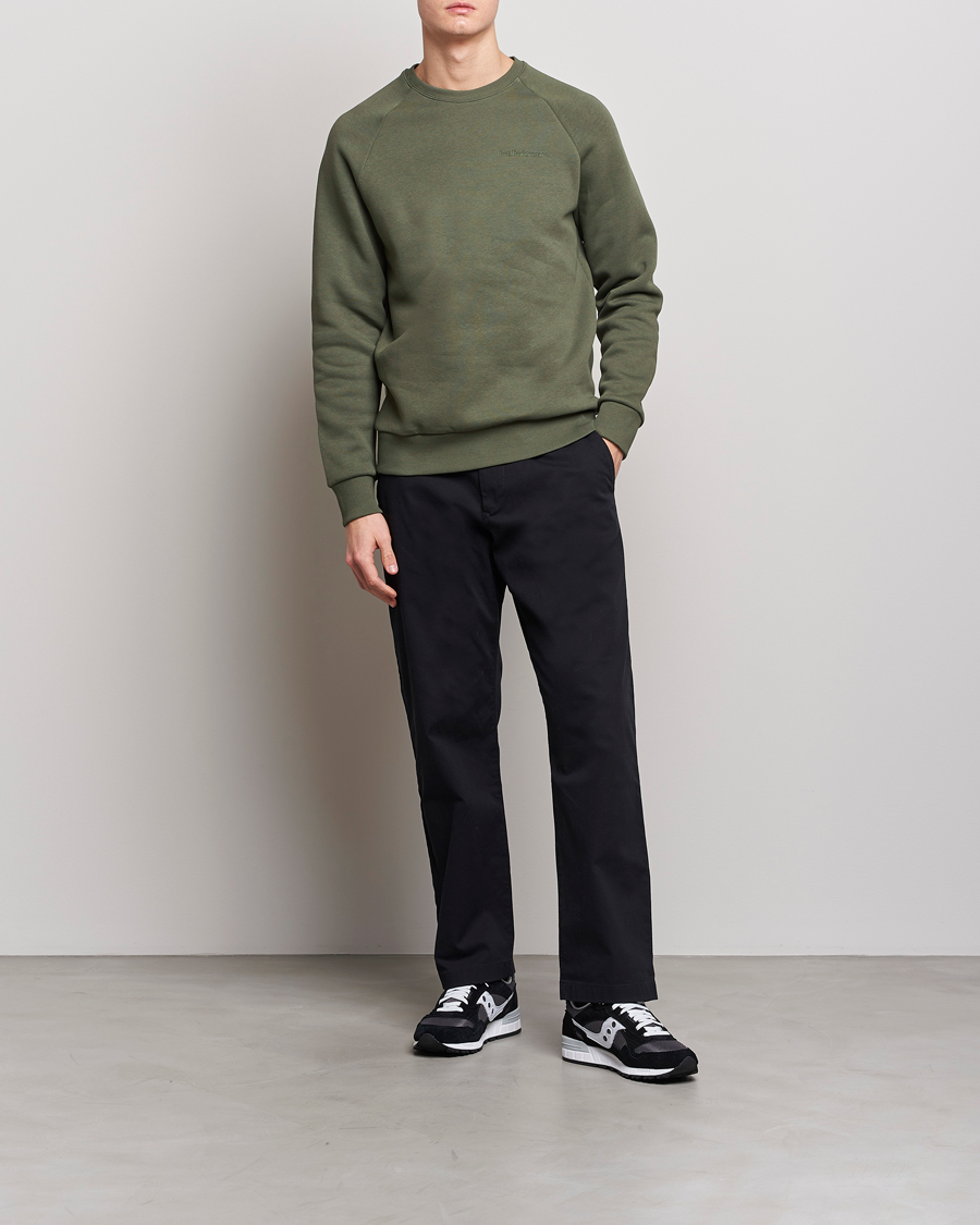 Herre | Trøjer | Peak Performance | Original Small Logo Crew Neck Sweatshirt Pine Needle