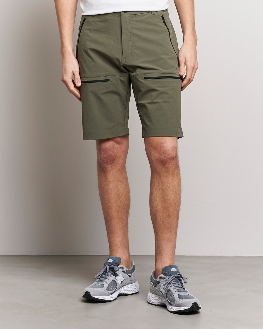 Herre | Shorts | Peak Performance | Stretch Drawstring Tech Shorts Pine Needle