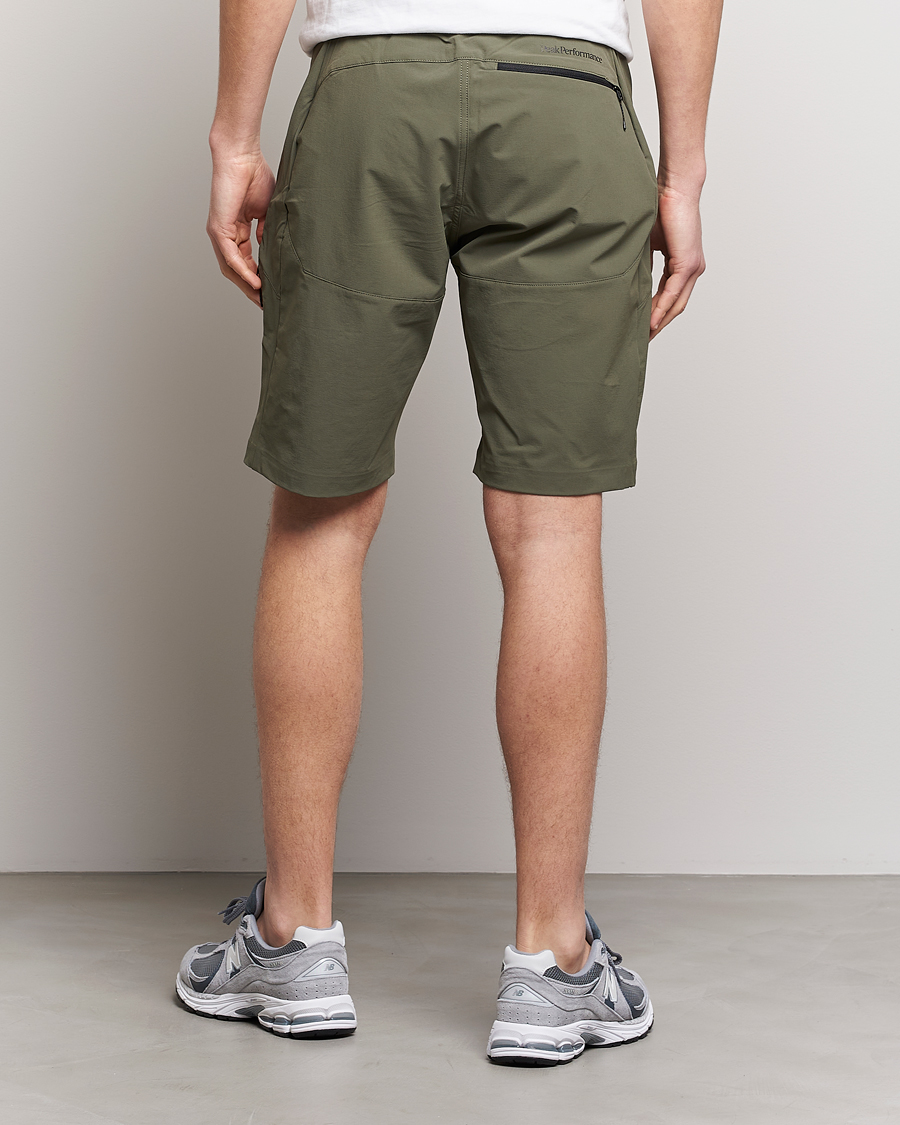Herre | Shorts | Peak Performance | Stretch Drawstring Tech Shorts Pine Needle