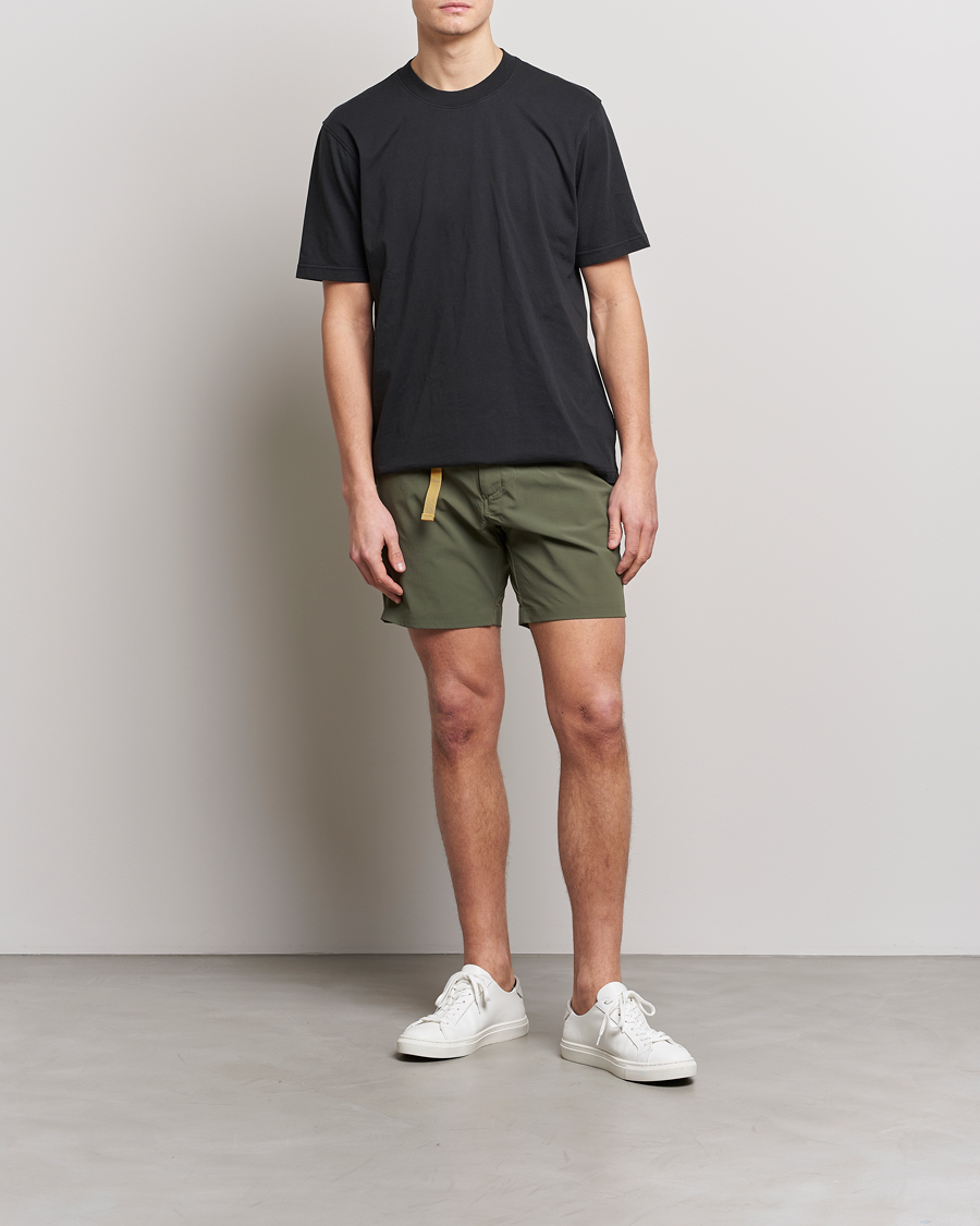 Herre | Shorts | Peak Performance | Vislight Light Shorts Pine Needle