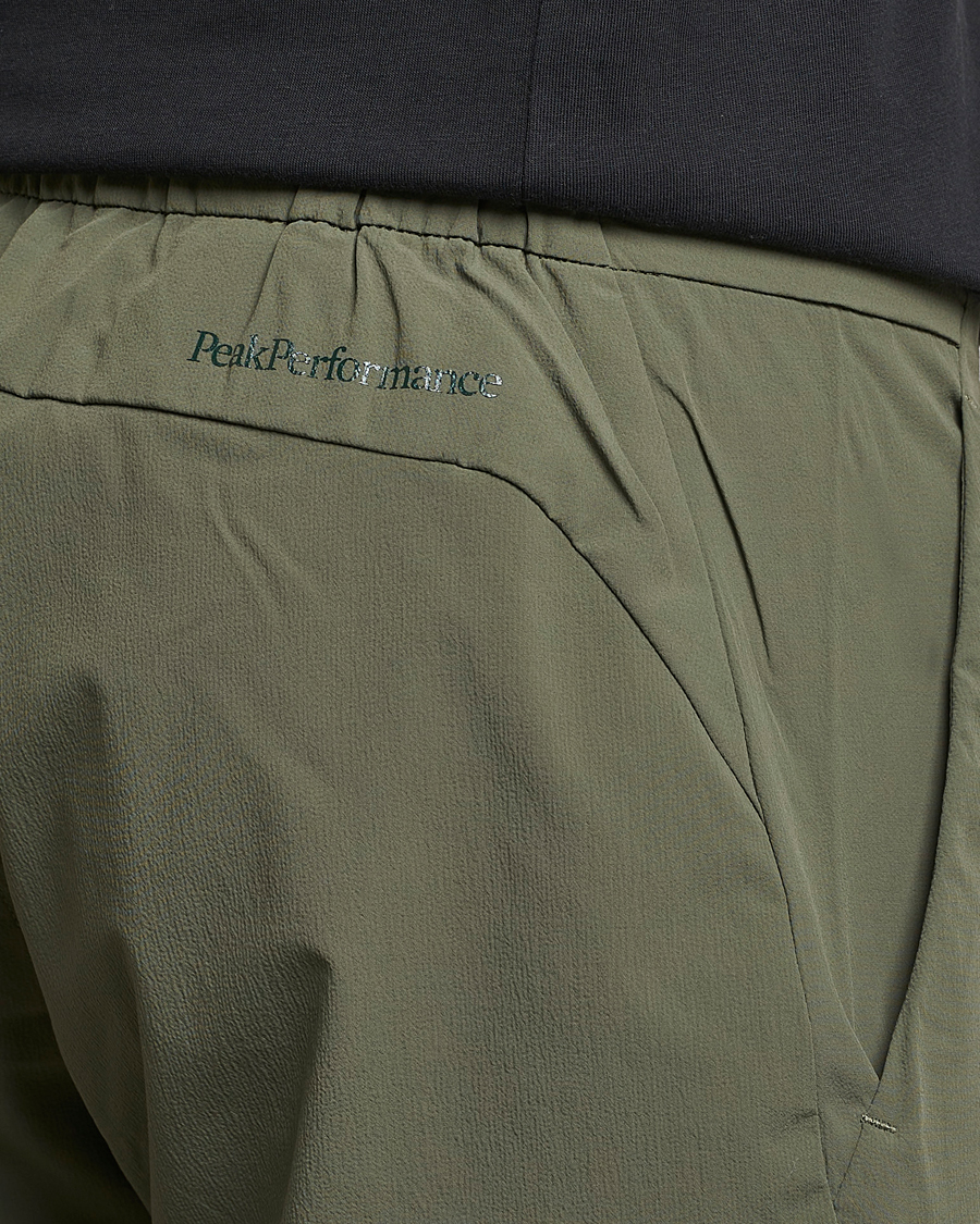 Herre | Shorts | Peak Performance | Vislight Light Shorts Pine Needle