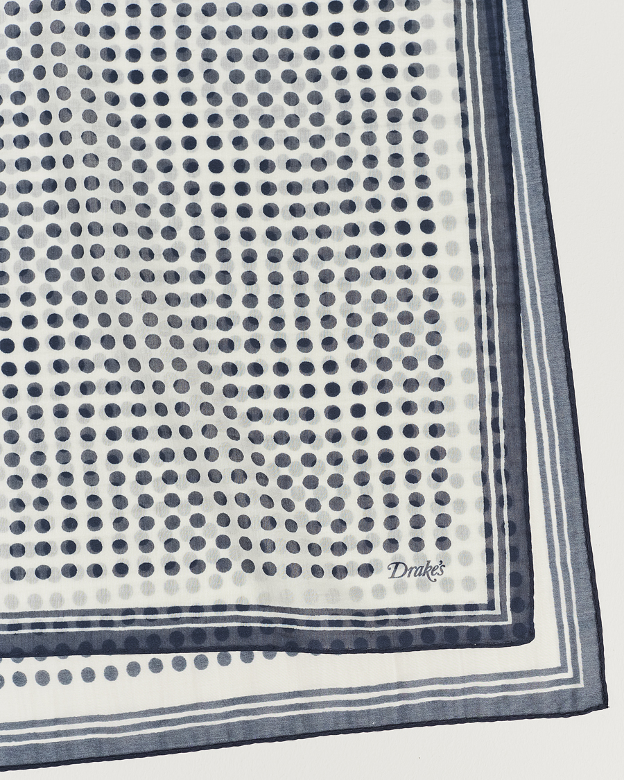 Herre | Drake's All Over Spot Cotton/Silk Bandana Ecru/Navy | Drake's | All Over Spot Cotton/Silk Bandana Ecru/Navy