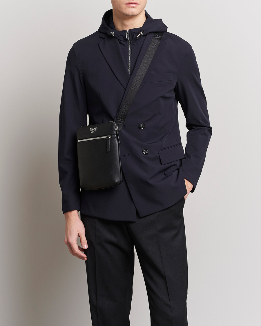 Herre | Emporio Armani Leather Messeager Bag Black | Emporio Armani | Leather Messeager Bag Black