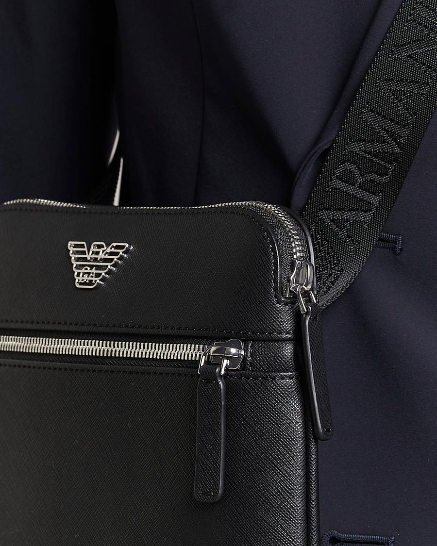 Herre | Emporio Armani Leather Messeager Bag Black | Emporio Armani | Leather Messeager Bag Black