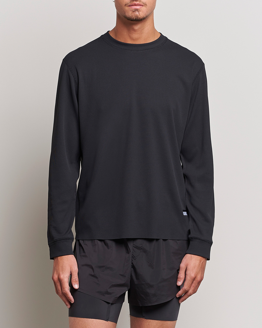 Herre | T-Shirts | Satisfy | Aura3D Base Layer Black