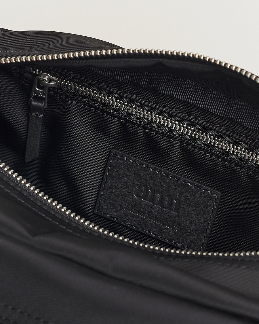 Herre | AMI Heart Logo Wash Bag Black | AMI | Heart Logo Wash Bag Black