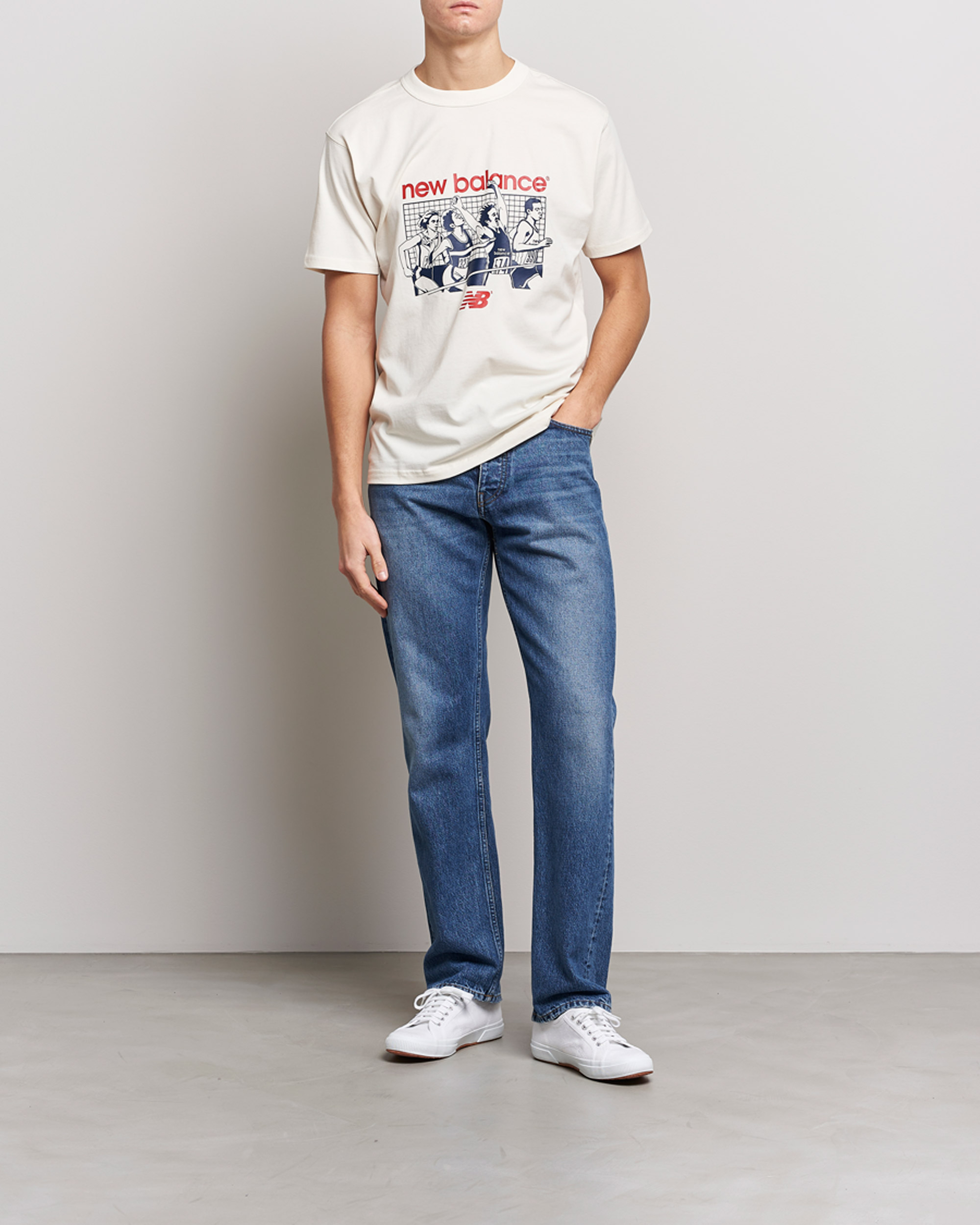 Herre | T-Shirts | New Balance | Athletics 90s Graphic T-Shirt Greige