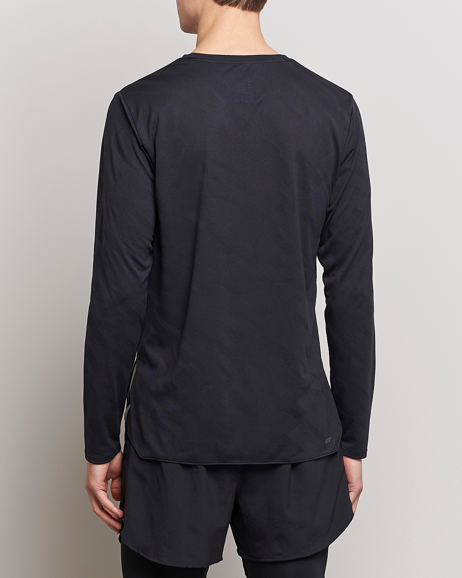 Herre | T-Shirts | New Balance Running | Q Speed Jacquard Long Sleeve T-Shirt Black