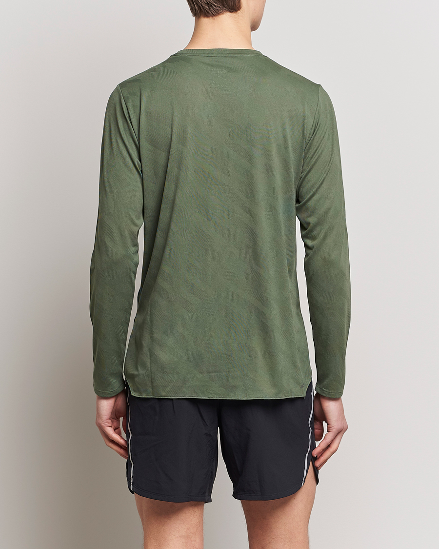 Herre | T-Shirts | New Balance Running | Q Speed Jacquard Long Sleeve T-Shirt Olive