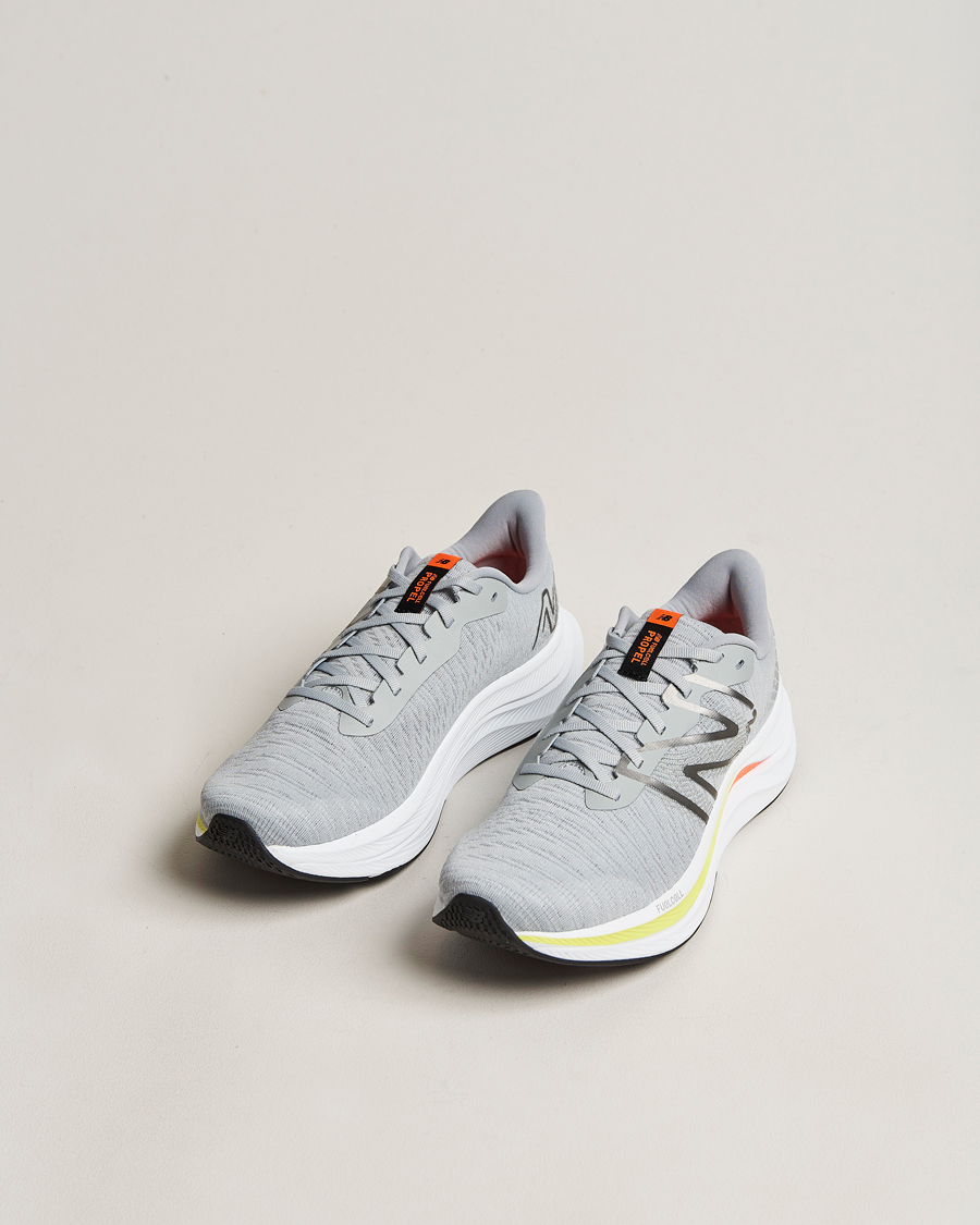 Herre | Sport | New Balance Running | FuelCell Propel v4 Quartz Grey