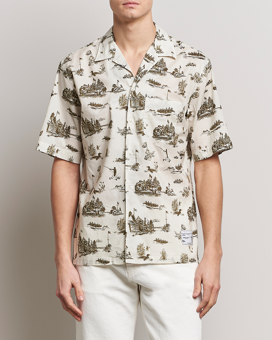 Herre | Kortærmede skjorter | Woolrich | Zavikon Printed Short Sleeve Resort Shirt Milky Cream