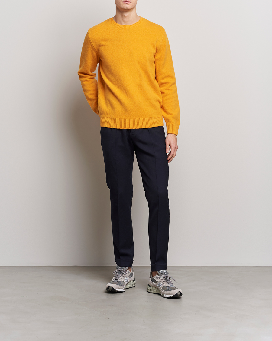Herre | Trøjer | Colorful Standard | Classic Merino Wool Crew Neck Burned Yellow