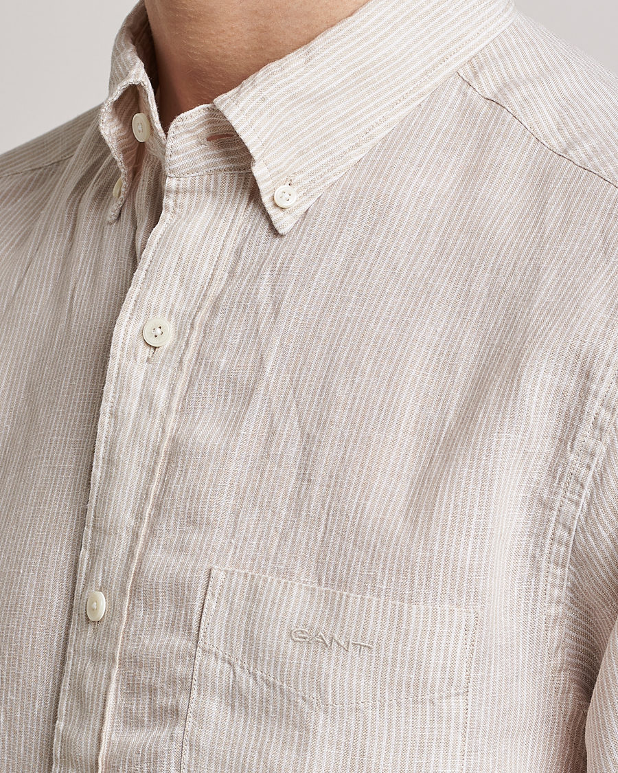 Herre | Skjorter | GANT | Regular Fit Striped Linen Short Sleeve Shirt Dry Sand
