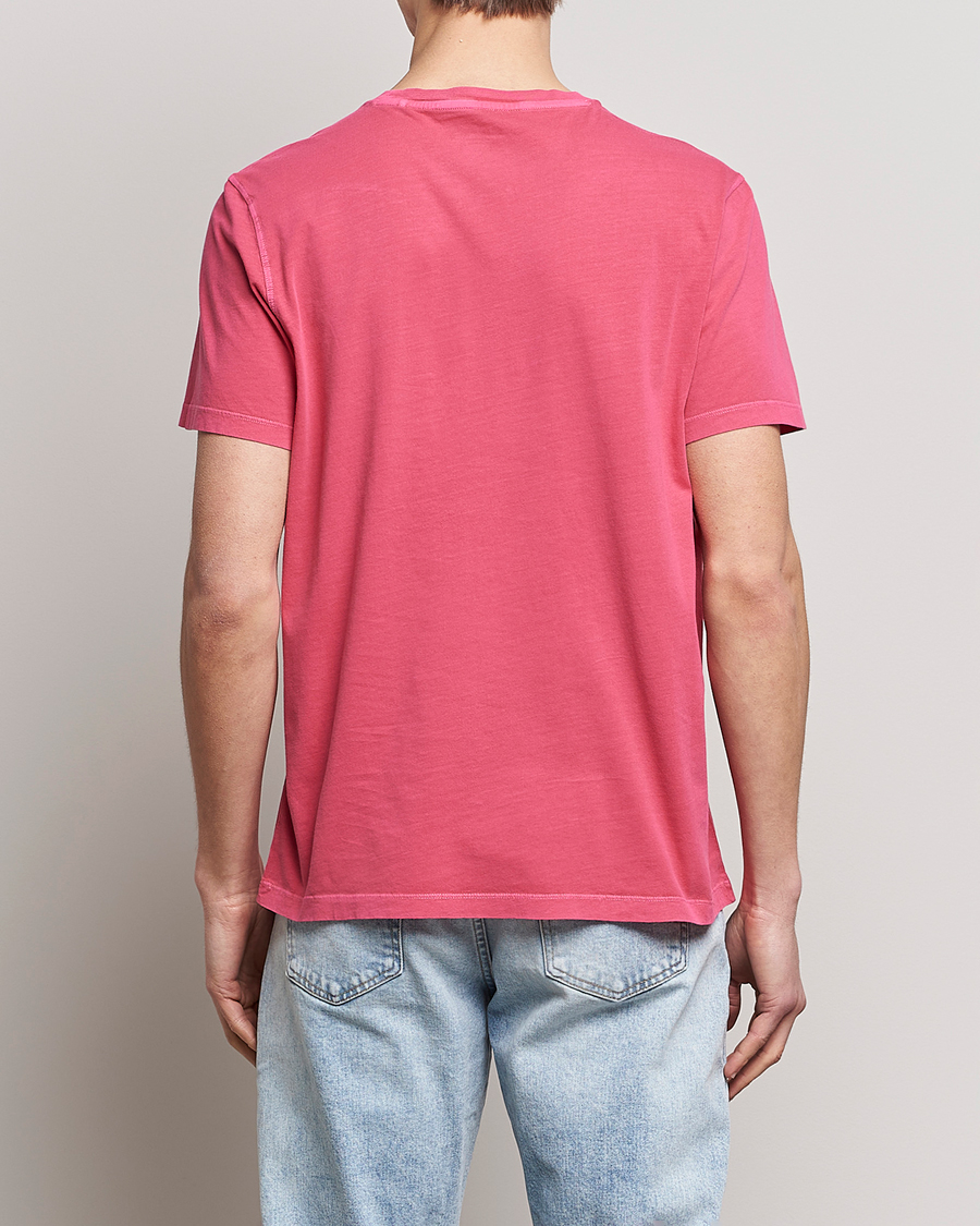 Herre | T-Shirts | GANT | Sunbleached T-Shirt Magenta Pink