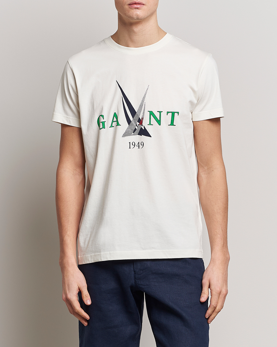 Herre | T-Shirts | GANT | Sailing Logo Crew Neck T-Shirt Cream
