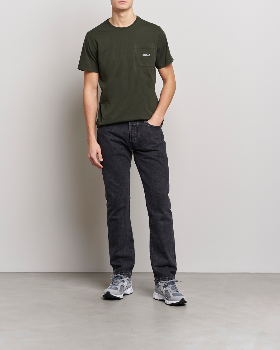 Herre | T-Shirts | Barbour International | Radok Pocket Crew Neck T-Shirt Forrest Green