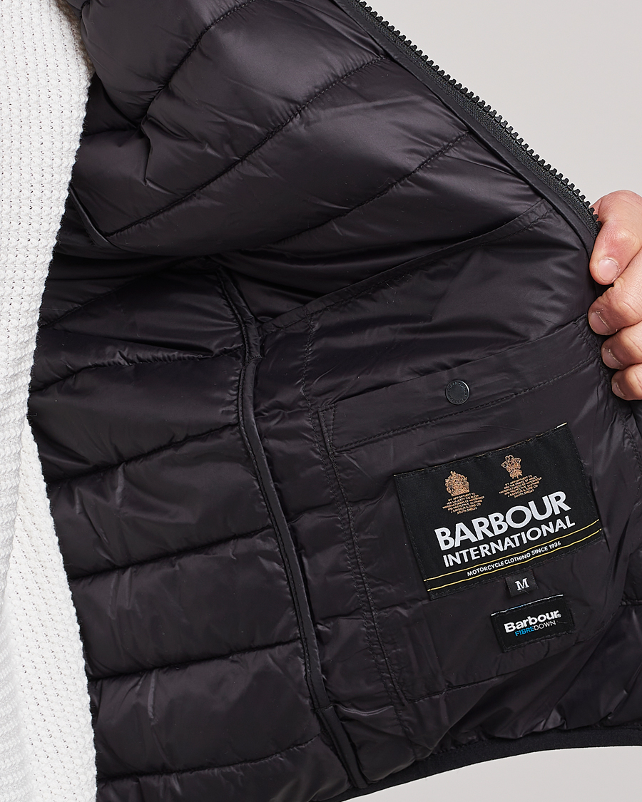Herre | Barbour International Racer Reed Gilet Black | Barbour International | Racer Reed Gilet Black