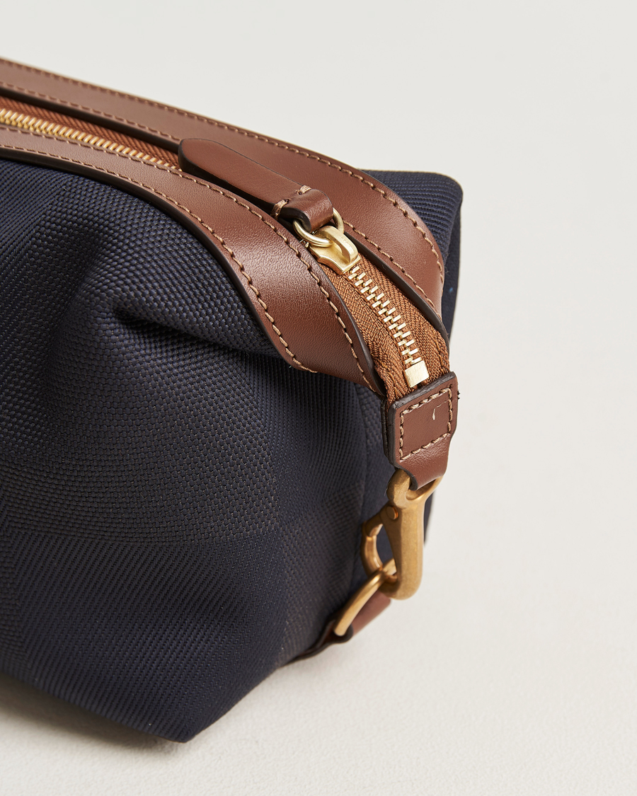 Herre | Mismo M/S Nylon Washbag Pioneer Blue/Cuoio | Mismo | M/S Nylon Washbag Pioneer Blue/Cuoio