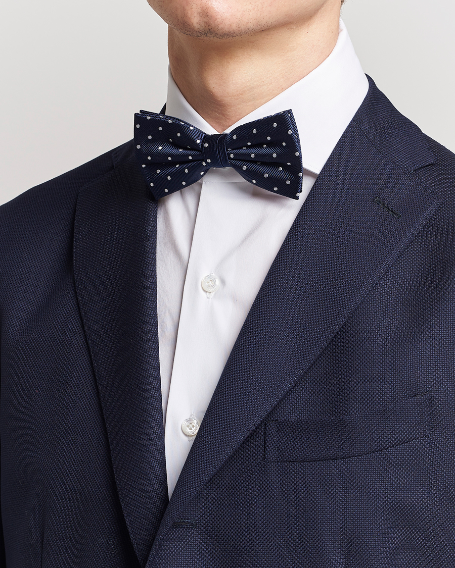 Herr |  | Amanda Christensen | Dot Pre Tie Silk Navy/White