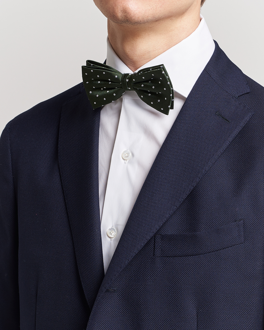 Herre | Amanda Christensen Dot Pre Tie Silk Olive/White | Amanda Christensen | Dot Pre Tie Silk Olive/White