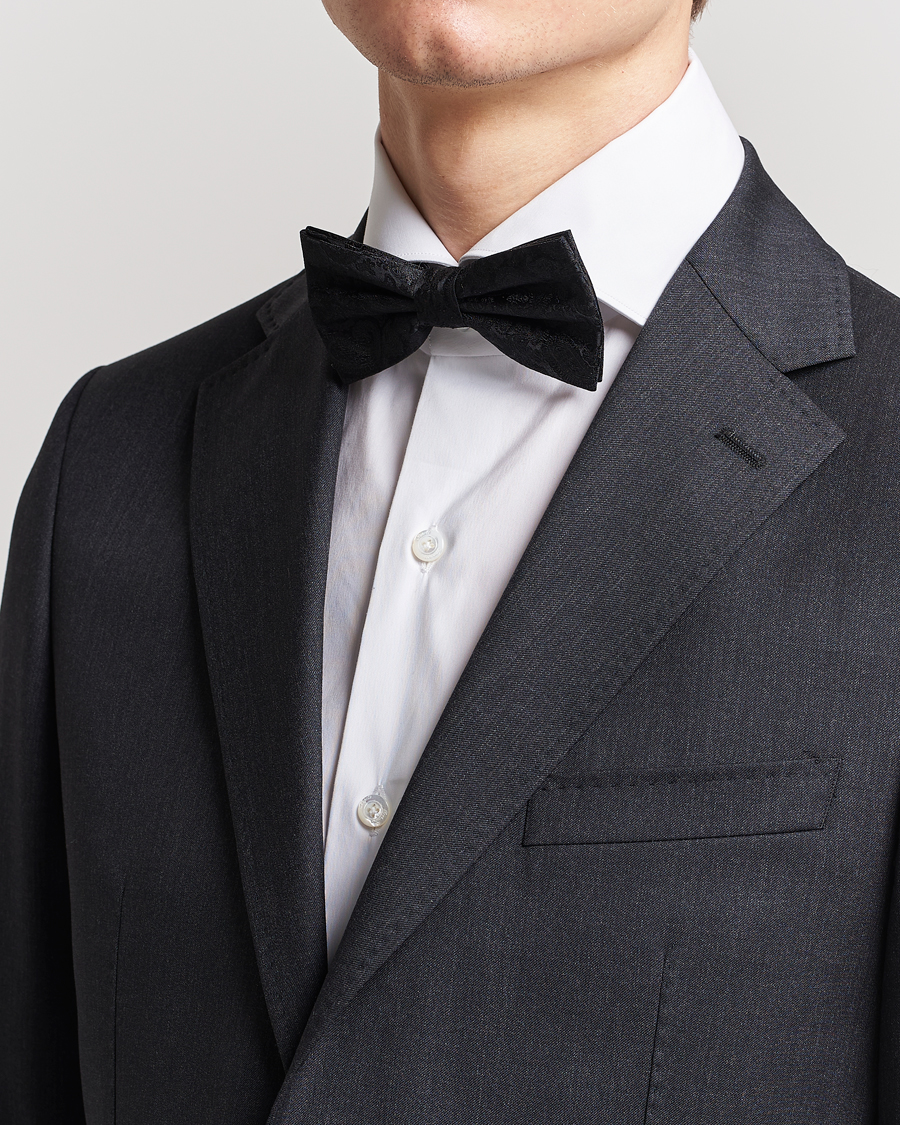 Herre | Amanda Christensen Tonal Paisley Pre Tie Silk Black | Amanda Christensen | Tonal Paisley Pre Tie Silk Black