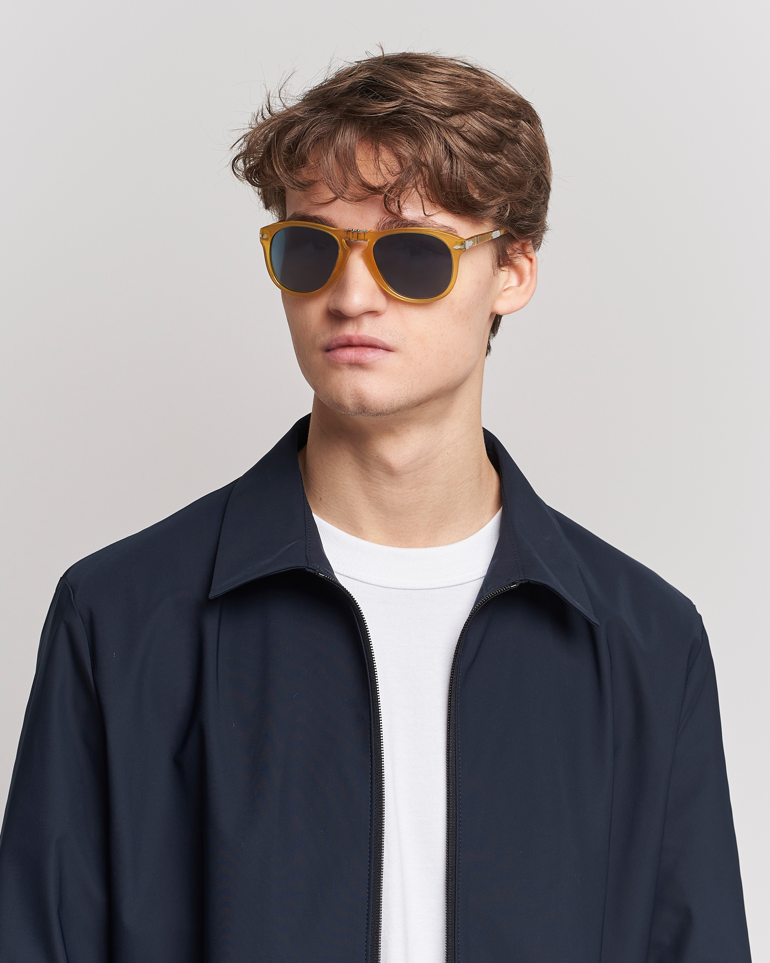 Herre | Persol 0PO0714 Steve McQueen Sunglasses Opal Yellow | Persol | 0PO0714 Steve McQueen Sunglasses Opal Yellow