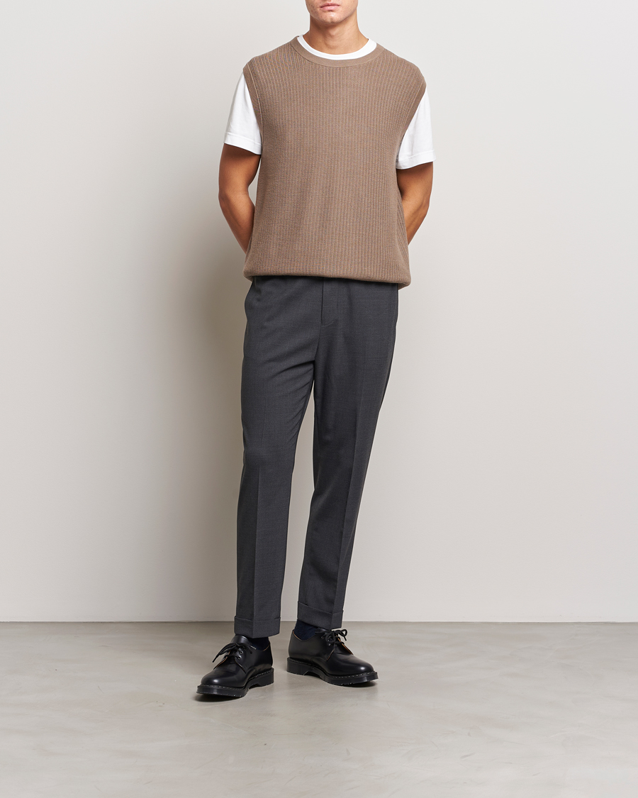 Herre | Trøjer | Tiger of Sweden | Vessler Merino Vest Olive Grey