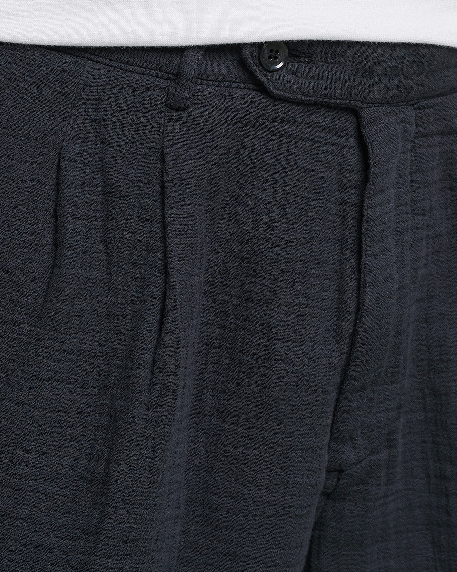 Herre | Shorts | Oscar Jacobson | Tanker Pleated Crepe Cotton Shorts Navy