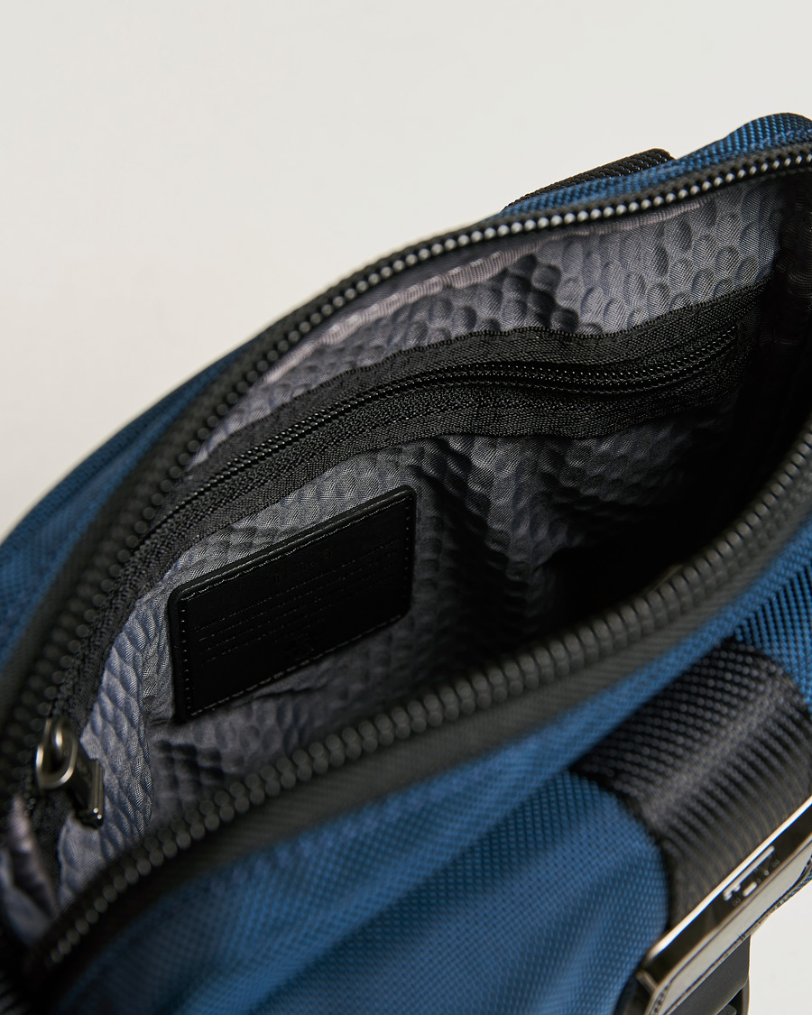 Herre | TUMI Alpha Bravo Junior Crossbody Navy | TUMI | Alpha Bravo Junior Crossbody Navy