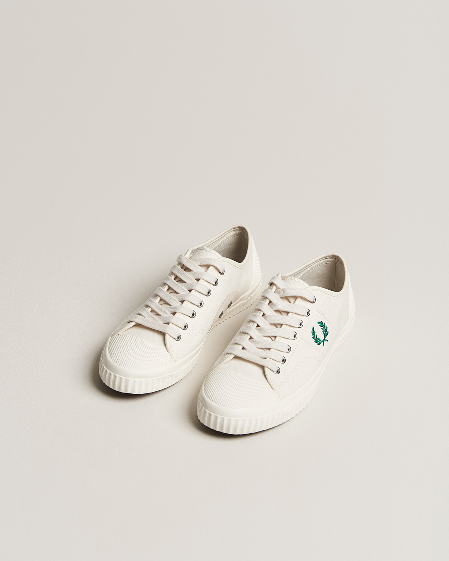 Herre | Fred Perry Huges Low Canvas Sneaker Light Ecru | Fred Perry | Huges Low Canvas Sneaker Light Ecru