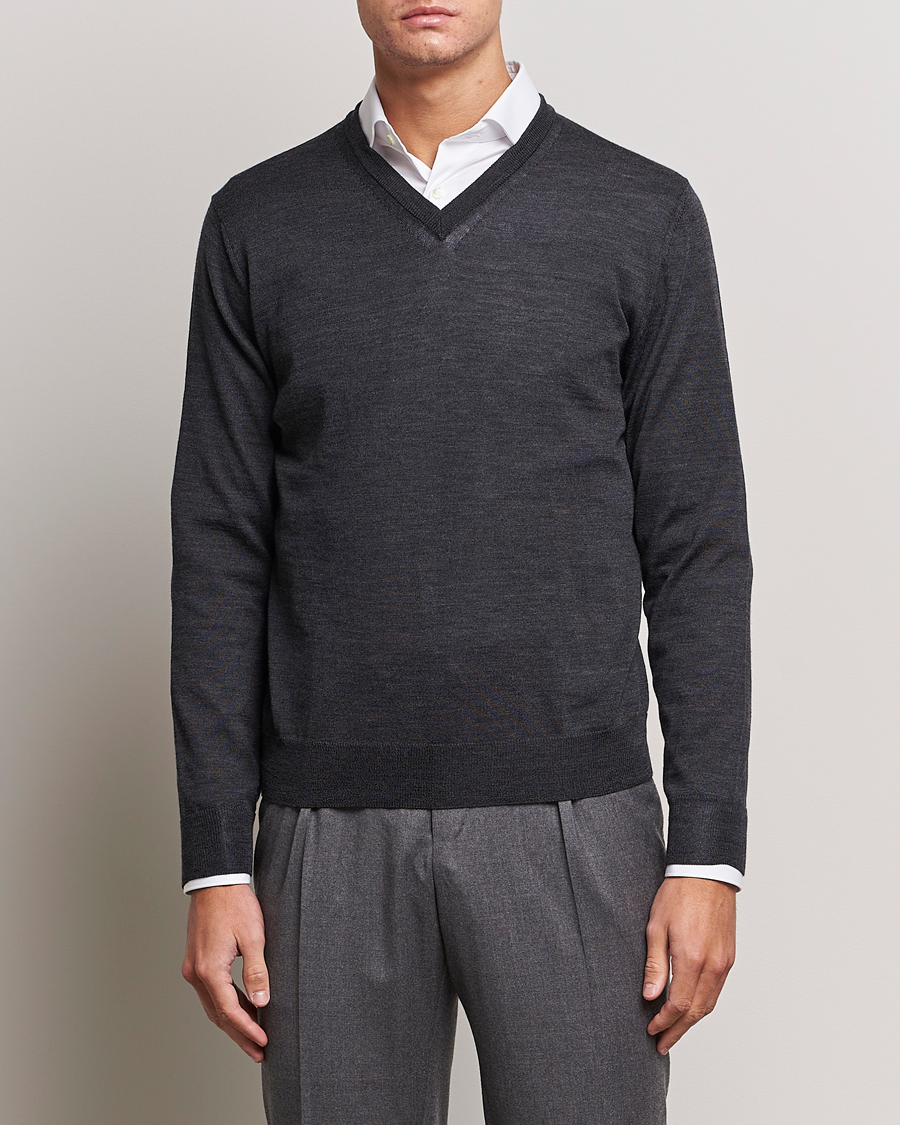 Herre |  | Canali | Merino Wool V-Neck Charcoal