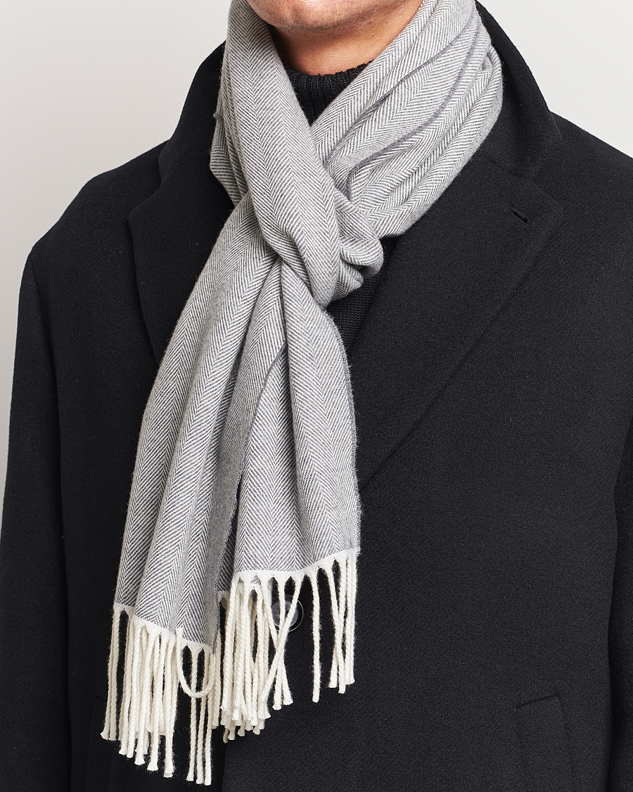 Herre | Canali Herringbone Wool Scarf Light Grey | Canali | Herringbone Wool Scarf Light Grey