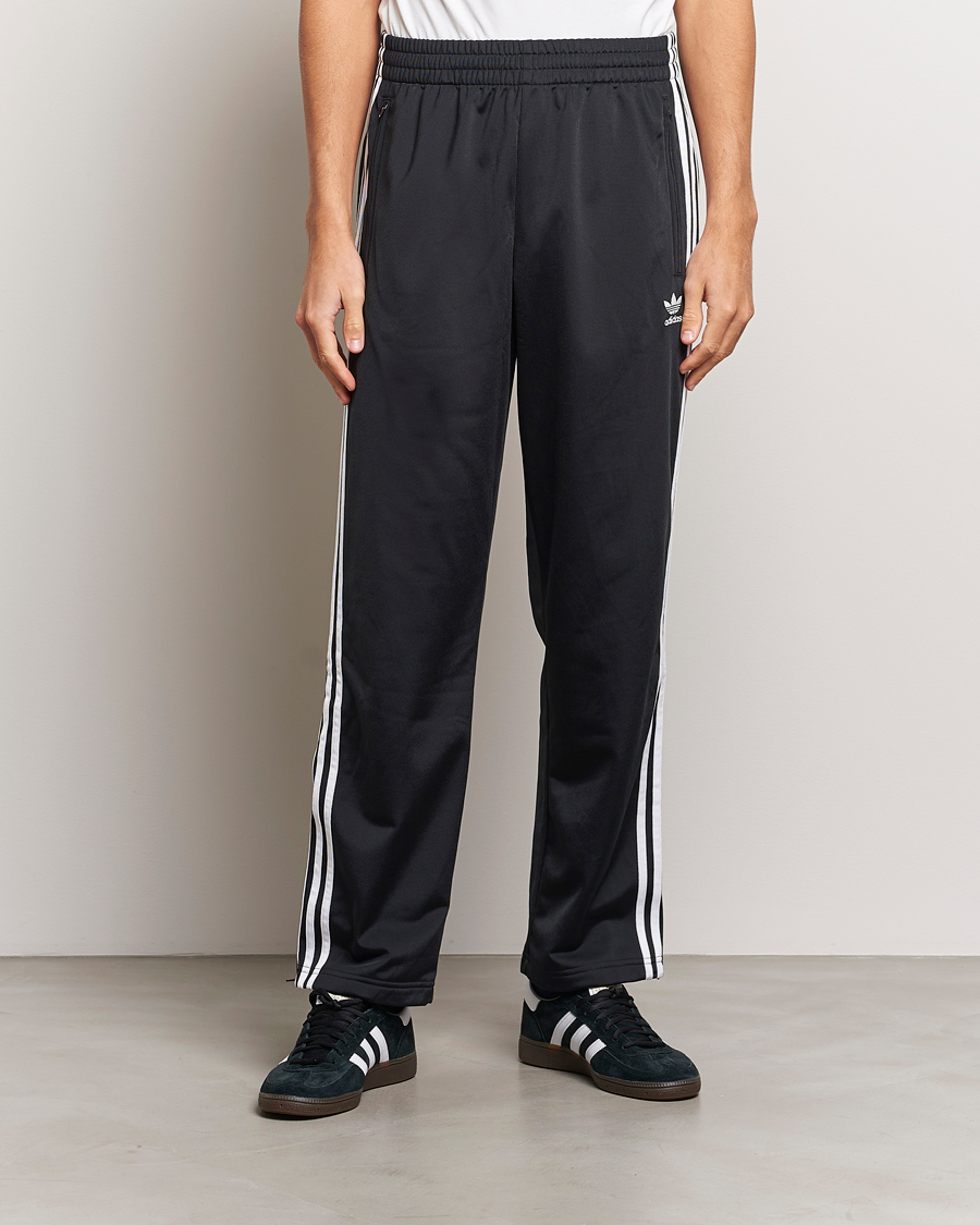 Almindelig Frank Worthley Regeneration adidas Originals Firebird Sweatpants Black - CareOfCarl.dk