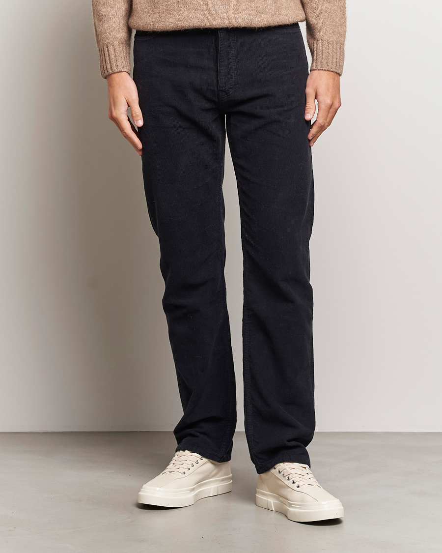 Herre | Fløjlsbukser | Filippa K | Straight Fit Garment Dyed Corduroy Pants Black