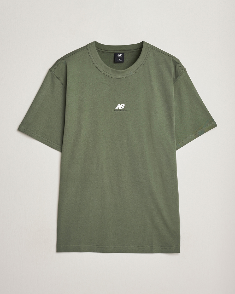 Herre | T-Shirts | New Balance | Athletics Graphic T-Shirt Deep Olive Green
