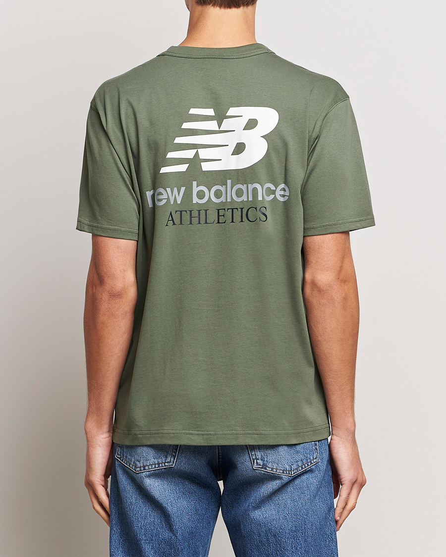 Herre | T-Shirts | New Balance | Athletics Graphic T-Shirt Deep Olive Green