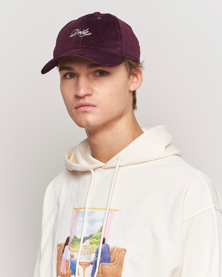 Herre | Drôle de Monsieur Signature Corduroy Cap Wine | Drôle de Monsieur | Signature Corduroy Cap Wine