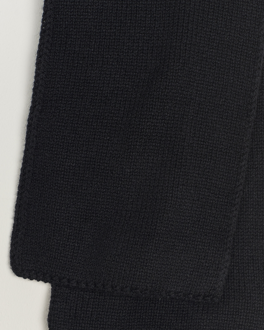 Herre | Piacenza Cashmere Short Loop Cashmere Scarf Black | Piacenza Cashmere | Short Loop Cashmere Scarf Black